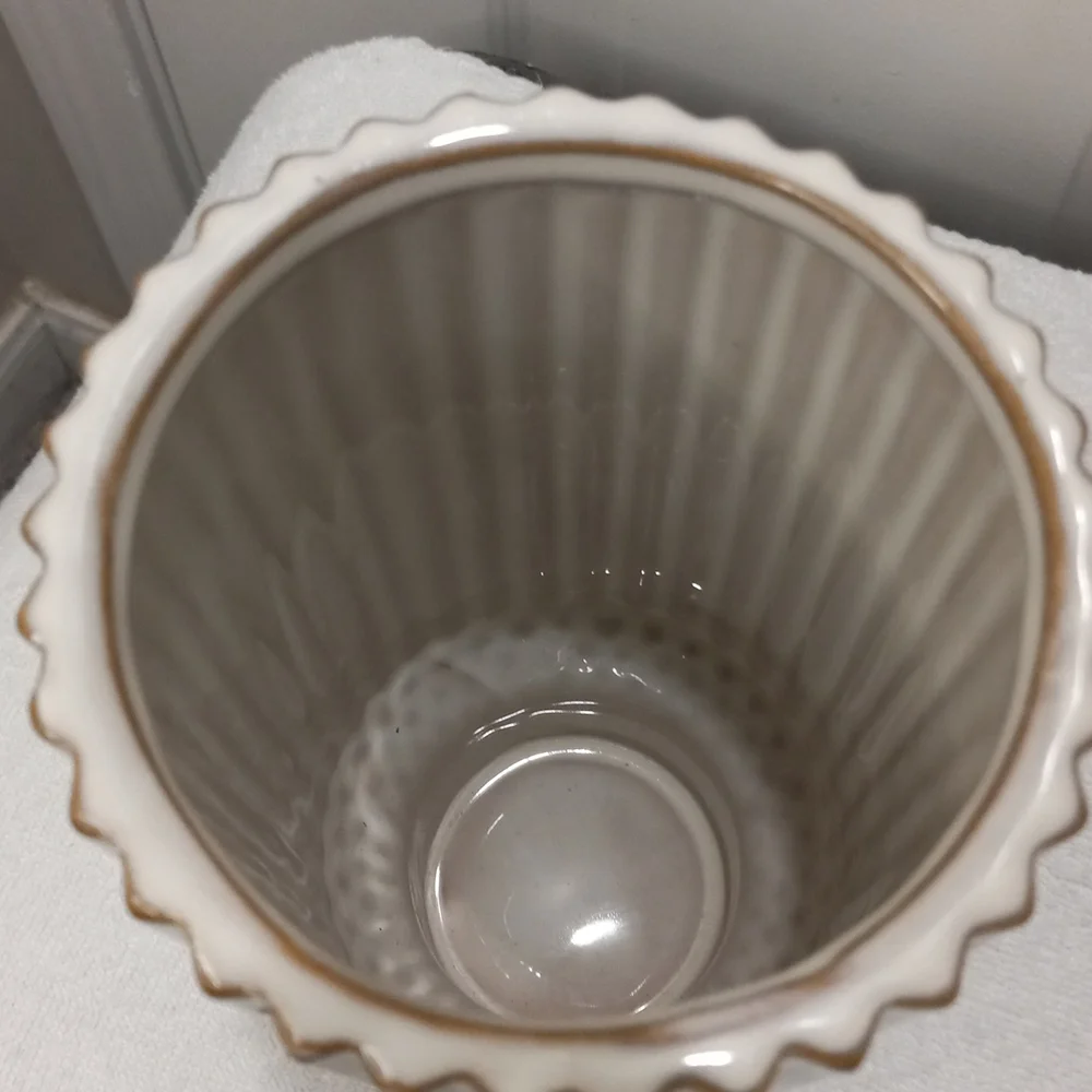 Cream Textured Vase 8